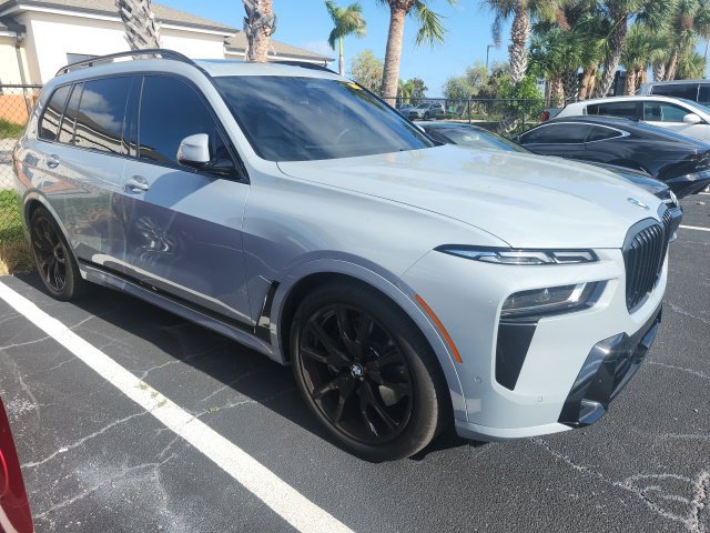 Used 2025 BMW X7 xDrive40i w/ M Sport Package AWD/4WD image 1