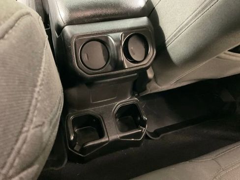 Used 2020 Jeep Wrangler Sport image 22