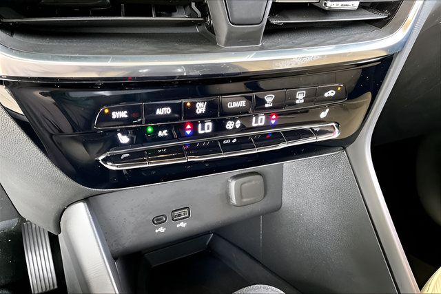 Used 2024 Buick Encore GX Avenir FWD image 23