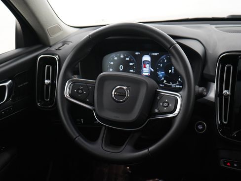 Used 2019 Volvo XC40 T5 Momentum AWD/4WD image 14