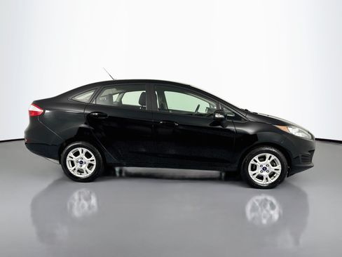 Used 2016 Ford Fiesta SE FWD image 4