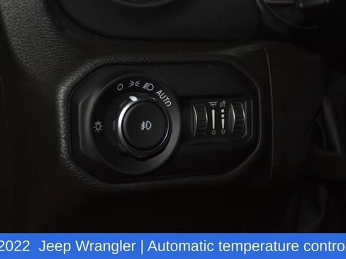 Used 2022 Jeep Wrangler Unlimited Sahara w/ LED Lighting Group AWD/4WD image 11
