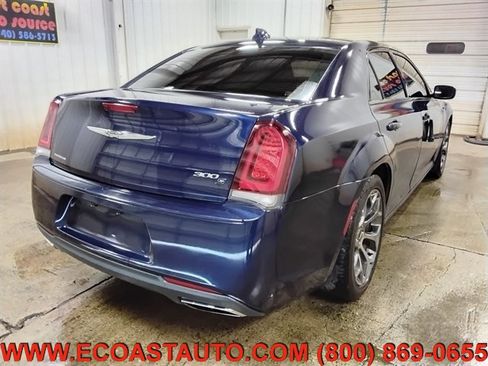 Used 2015 Chrysler 300 S RWD image 6
