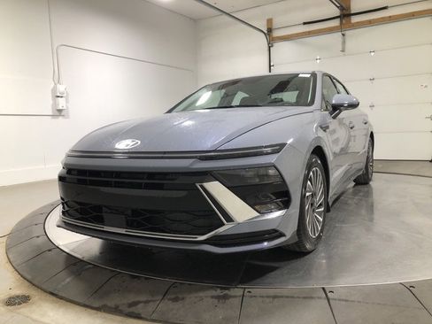 New 2025 Hyundai Sonata SEL image 3