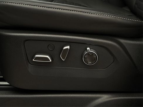 New 2025 Cadillac Escalade ESV Sport Platinum image 33