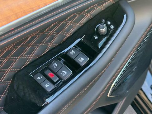 Used 2023 Jeep Grand Cherokee Summit image 25