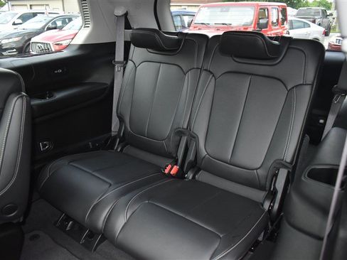 Used 2022 Jeep Grand Cherokee L Limited AWD/4WD image 28