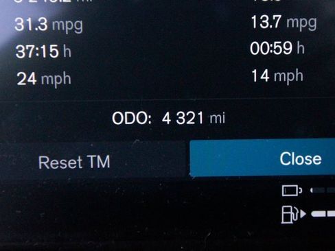 Certified 2025 Volvo XC90 T8 Plus w/ Protection Package Premier image 5