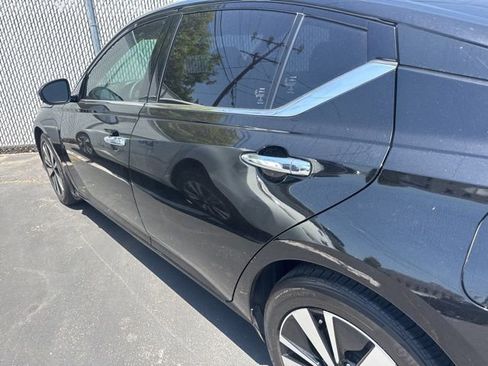 Certified 2020 Nissan Altima 2.5 SV FWD image 3