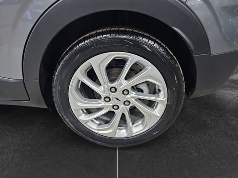 Used 2023 Chevrolet Bolt EUV LT FWD image 29