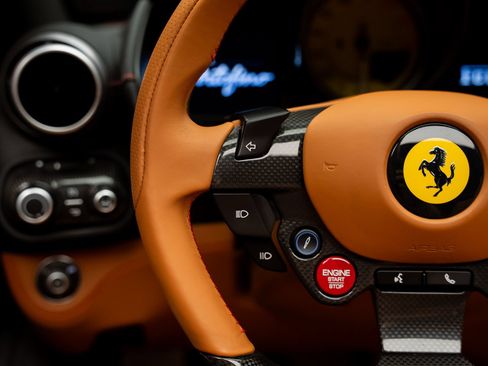 Used 2019 Ferrari Portofino RWD image 47
