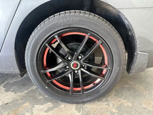 Used 2015 Nissan Sentra S image 9