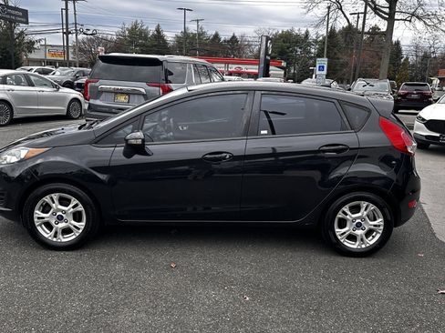 Used 2014 Ford Fiesta SE image 3