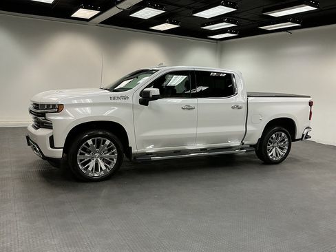 Used 2021 Chevrolet Silverado 1500 High Country w/ Safety Package II AWD/4WD image 2