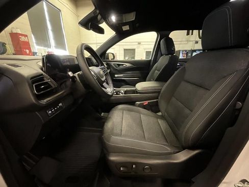 New 2026 Chevrolet Traverse LT w/ LPO, Floor Liner Package AWD/4WD image 4