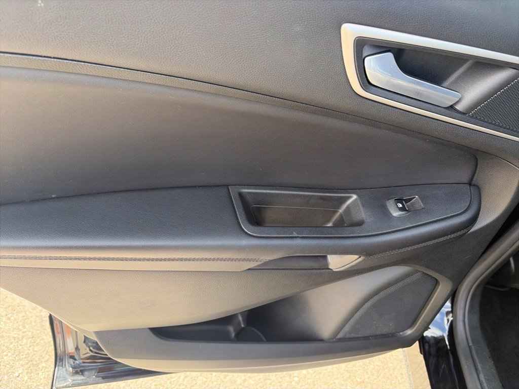 Used 2023 Ford Edge SEL AWD/4WD image 12
