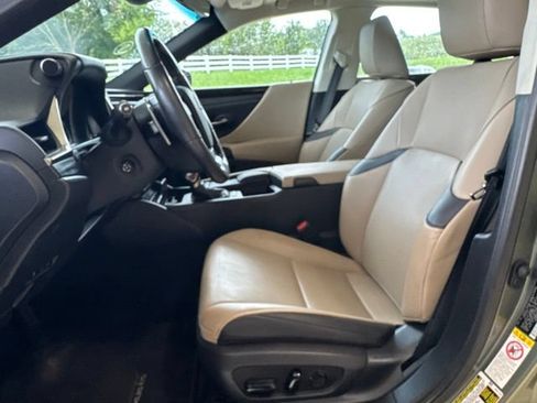 Used 2019 Lexus ES 350 w/ Premium Package FWD image 13