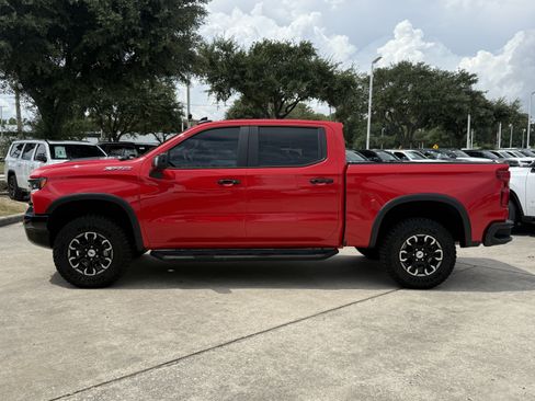 Used 2025 Chevrolet Silverado 1500 ZR2 w/ Technology Package AWD/4WD image 8
