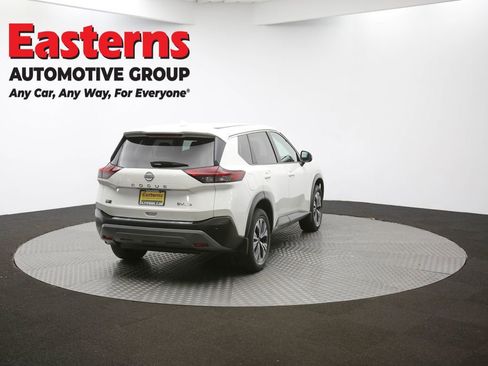 Used 2022 Nissan Rogue SV image 35