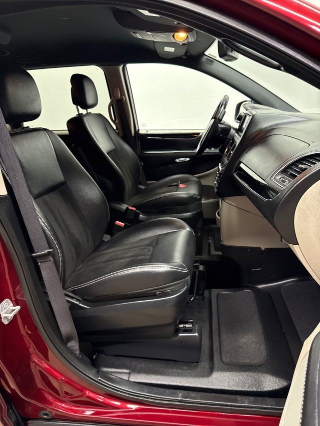 Used 2019 Dodge Grand Caravan SXT FWD image 29