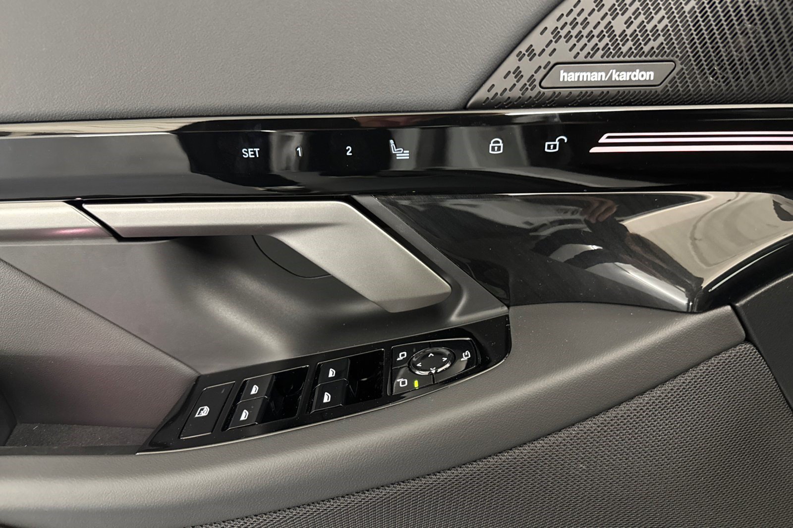 Used 2026 BMW 530i w/ Premium Package RWD image 14