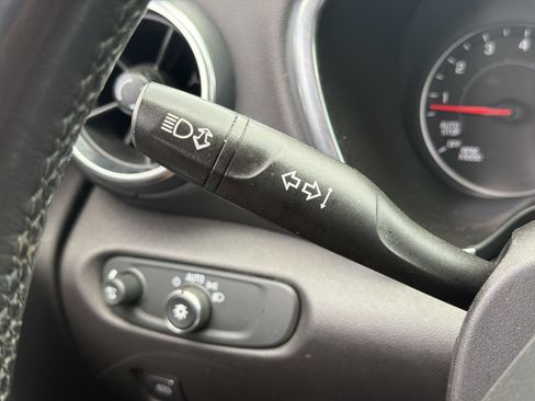 Used 2019 Chevrolet Blazer LT FWD image 28