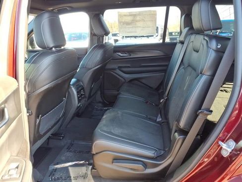 New 2025 Jeep Grand Cherokee L Altitude image 12