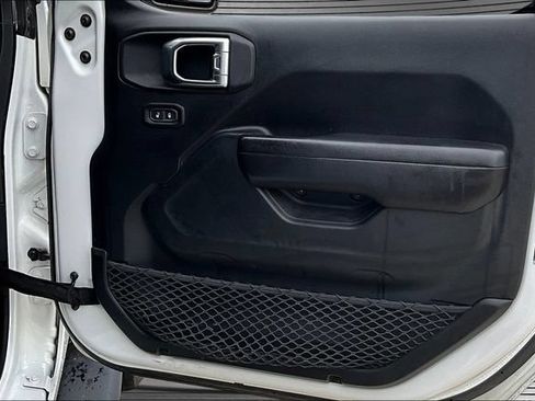 Used 2019 Jeep Wrangler Sport AWD/4WD image 28