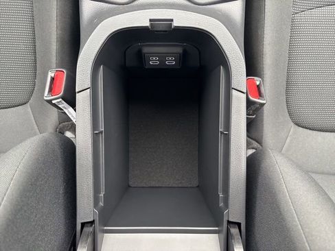 Certified 2025 Toyota RAV4 LE image 34