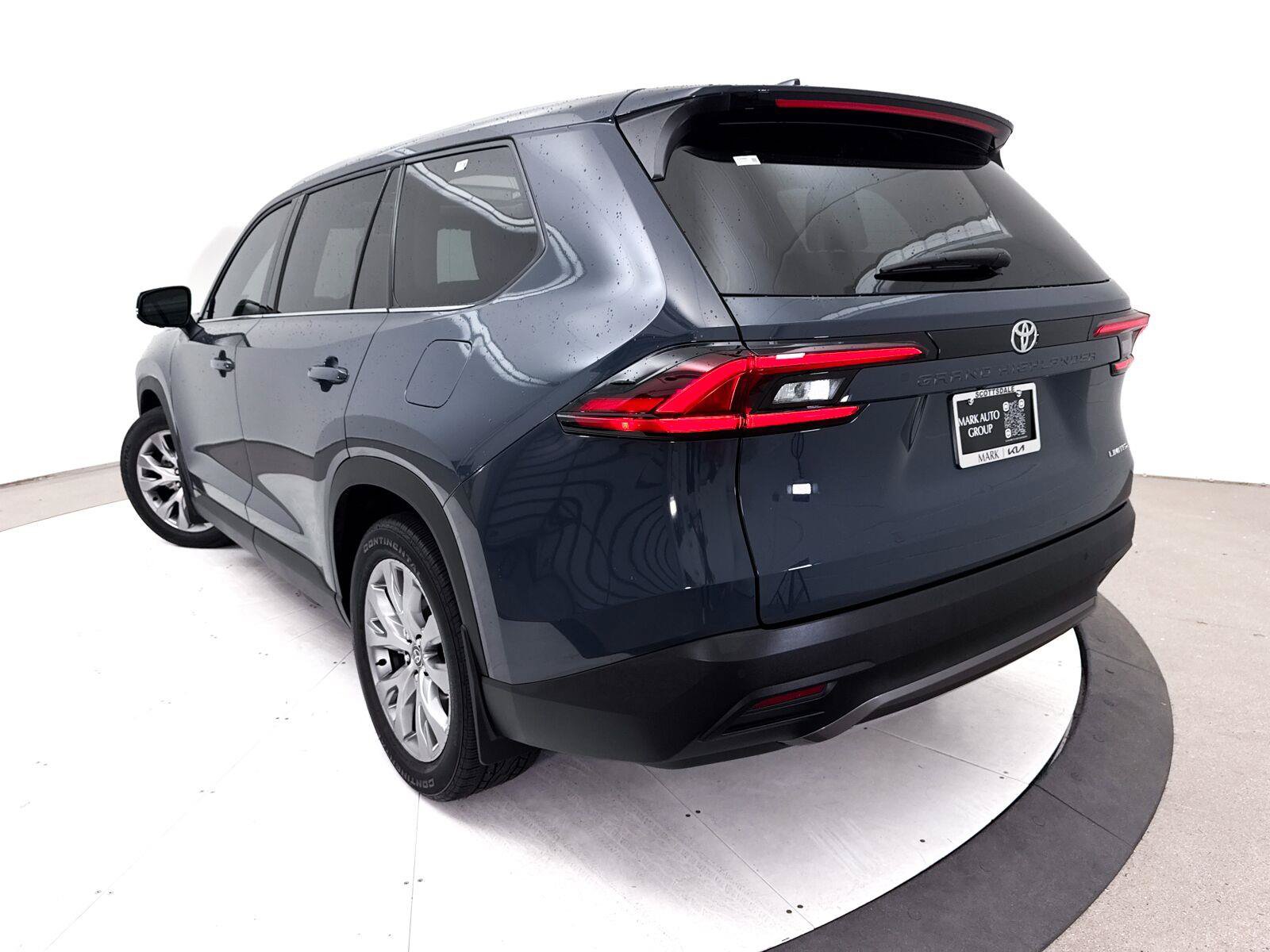 Used 2025 Toyota Grand Highlander FWD image 7