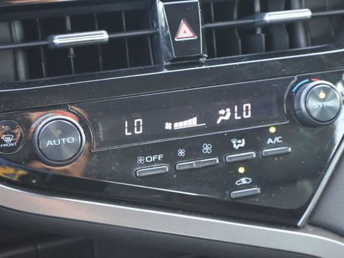 Used 2022 Toyota Camry XSE FWD image 24