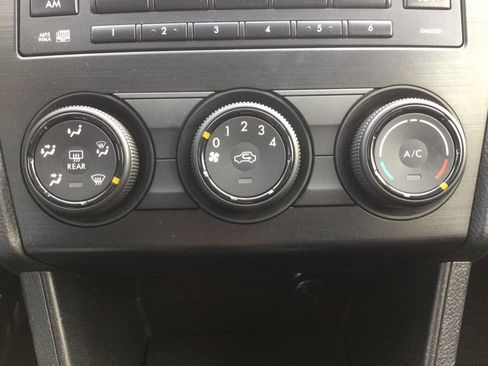 Used 2014 Subaru Crosstrek 2.0i Premium image 30