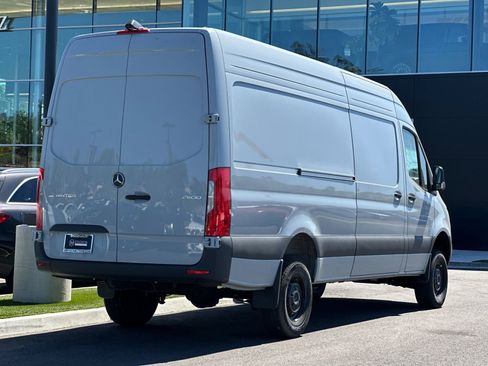 New 2025 Mercedes-Benz Sprinter 2500 image 3