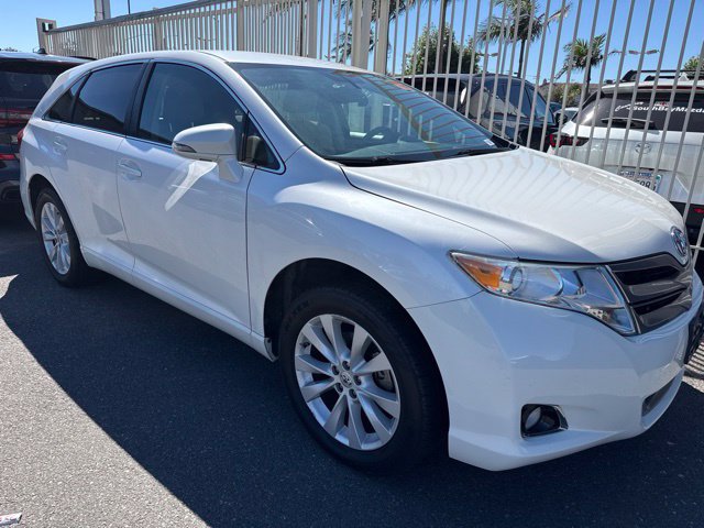 Used 2015 Toyota Venza LE FWD image 1