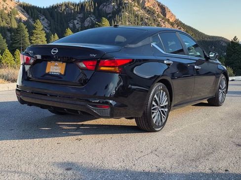 Used 2024 Nissan Altima 2.5 SV image 6