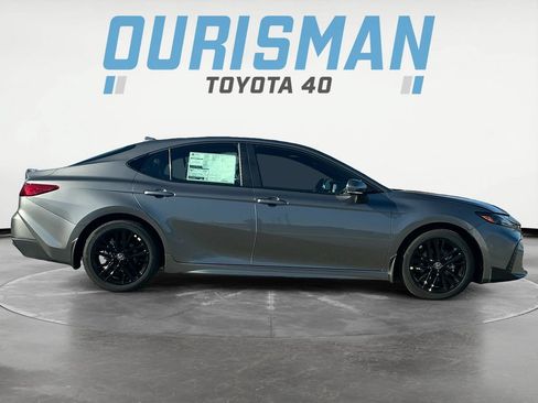 Used 2025 Toyota Camry SE w/ Convenience Package FWD image 8