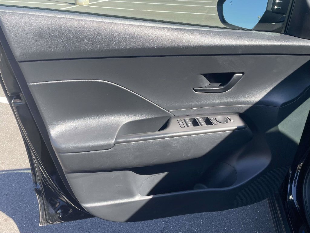 Certified 2025 Hyundai Kona SEL FWD image 13