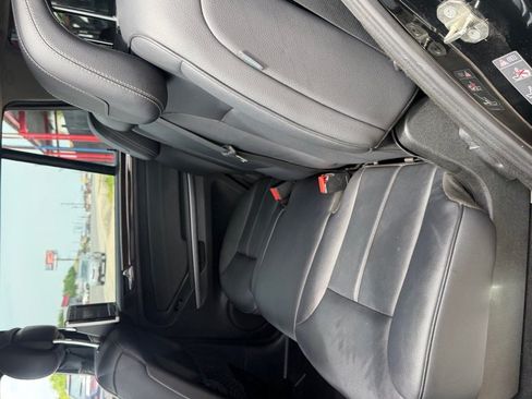 Used 2011 Mercedes-Benz GL 450 4MATIC w/ Premium 2 Pkg image 4
