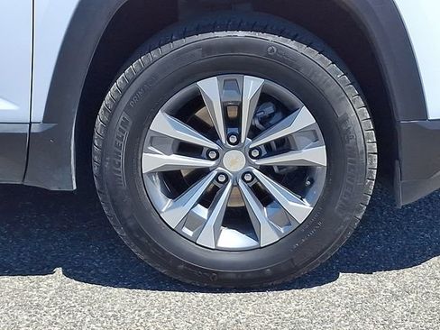 Used 2025 Chevrolet Equinox LT AWD/4WD image 27