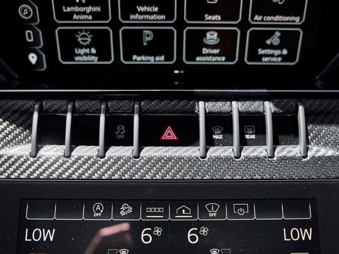 Used 2023 Lamborghini Urus Performante AWD/4WD image 83