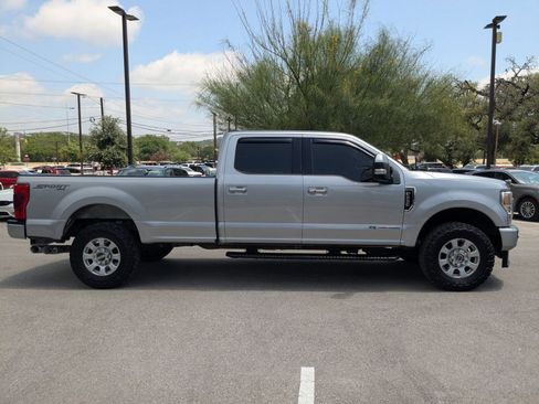 Used 2022 Ford F250 Lariat w/ Lariat Ultimate Package AWD/4WD image 2