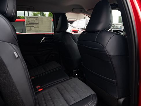 New 2026 Mitsubishi Outlander SE AWD/4WD image 24
