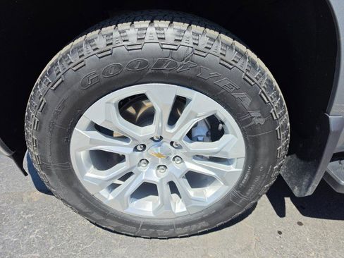 Used 2024 Chevrolet Silverado 1500 LTZ AWD/4WD image 12