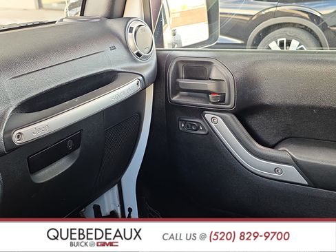 Used 2016 Jeep Wrangler Unlimited Rubicon w/ Connectivity Group AWD/4WD image 20