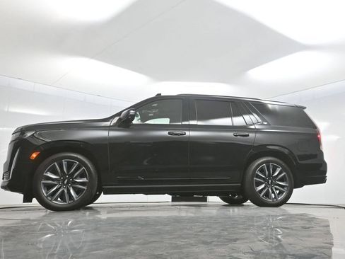 Used 2024 Cadillac Escalade Sport w/ Touring Package AWD/4WD image 7