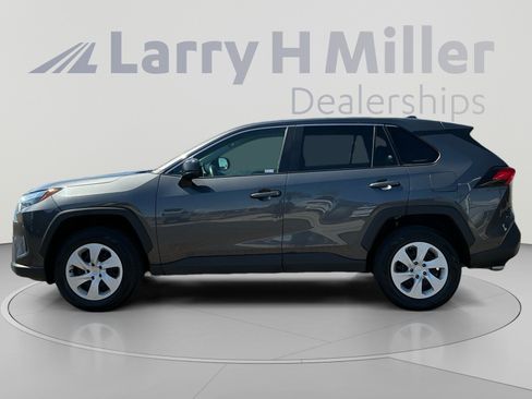 Used 2025 Toyota RAV4 LE AWD/4WD image 2