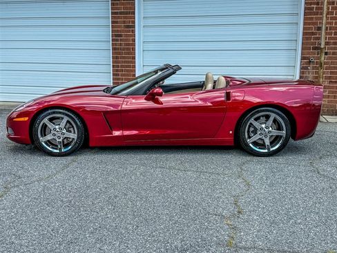 Used 2008 Chevrolet Corvette Convertible w/ Preferred Equipment Group RWD image 25