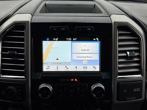 Used 2016 Ford F150 Lariat w/ Equipment Group 502A Luxury image 3