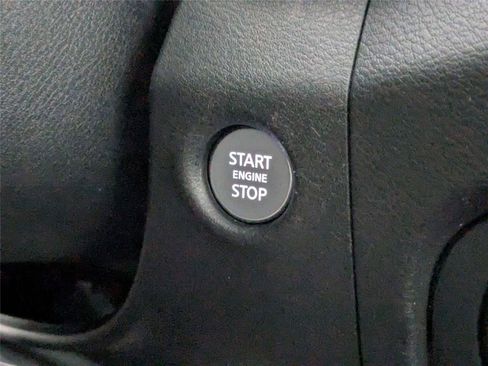 Used 2022 Nissan Frontier SV w/ SV Premium Package image 25