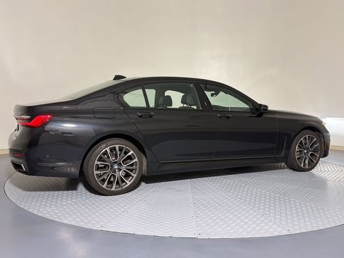 Used 2021 BMW 750i xDrive w/ Luxury Rear Seating Package AWD/4WD image 9